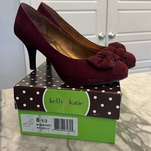 Kelly & Katie Burgundy Bow Heel Shoe 8.5